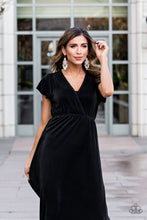 Load image into Gallery viewer, Paparazzi Queen Of All Things Sparkly - White 2021