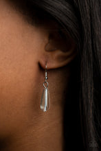 Load image into Gallery viewer, š§”Paparazziš§” Dripping With DIVA-ttitudeš§”Whiteš§”