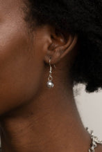Load image into Gallery viewer, š§”Paparazziš§” Positively PEARL-escentš§” Silverš§”Necklaceš§”