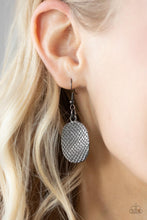 Load image into Gallery viewer, Paparazzi Industrial Wave - Black