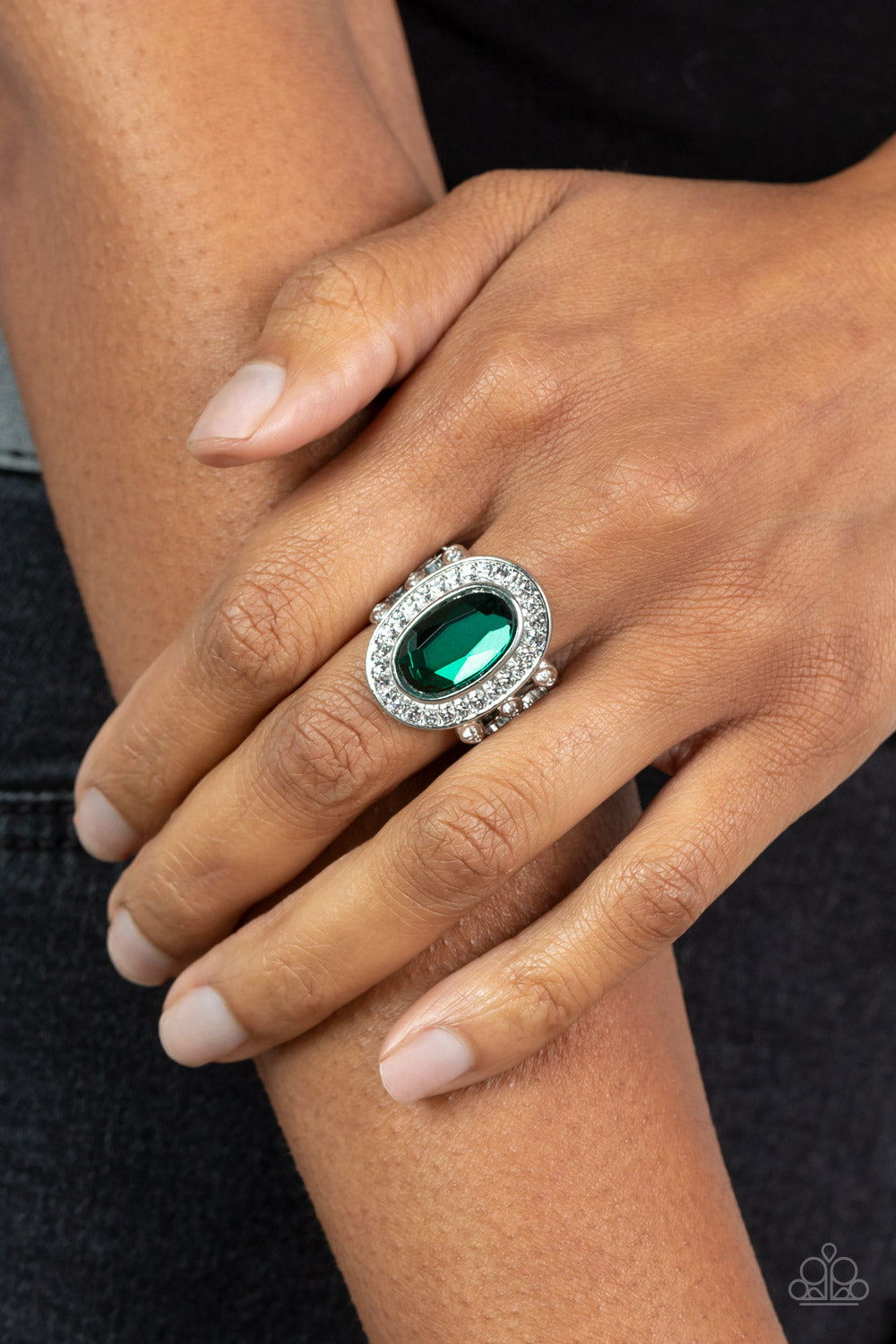 Paparazzi Always OVAL-achieving - Green