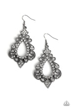 Load image into Gallery viewer, 🧡Paparazzi🧡Fit for a DIVA🧡Black🧡Earring
