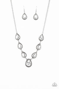 Paparazzi Socialite Social - White