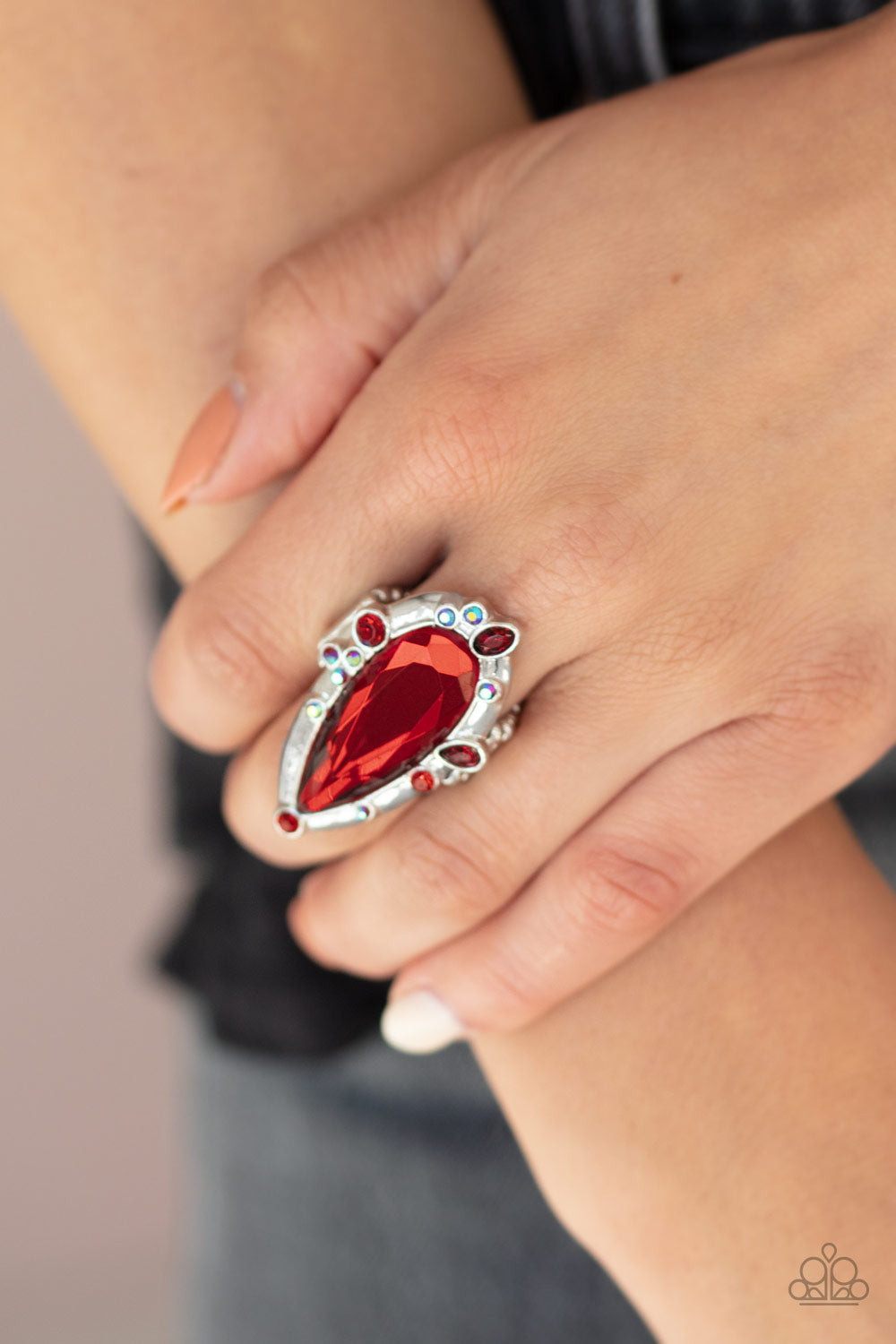 Paparazzi Sparkle Smitten - Red