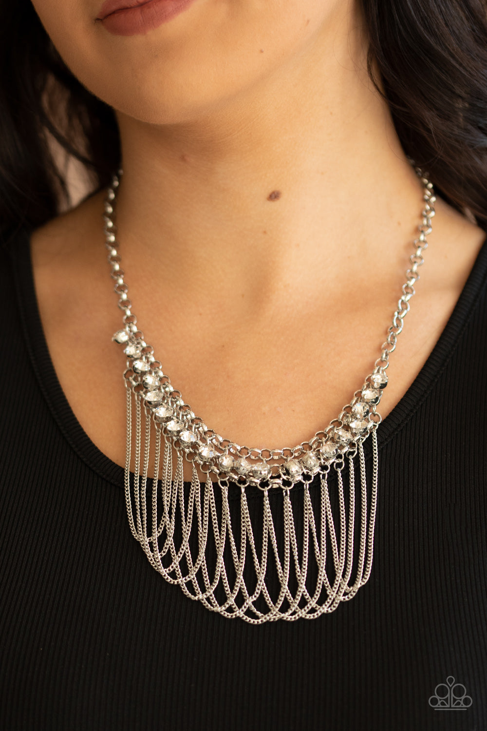 Paparazzi Flaunt Your Fringe - White