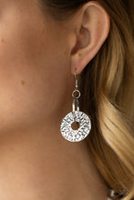 Load image into Gallery viewer, Paparazzi Industrial Envy - Silver
