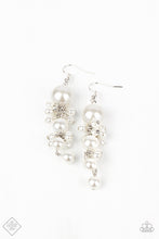 Load image into Gallery viewer, Paparazzi Ageless Applique - White
