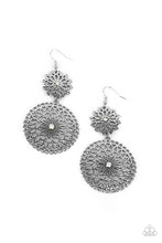 Load image into Gallery viewer, Paparazzi Garden Mantra - White
