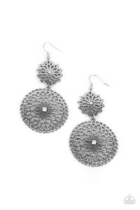 Paparazzi Garden Mantra - White