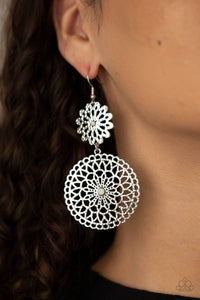 Paparazzi Garden Mantra - White
