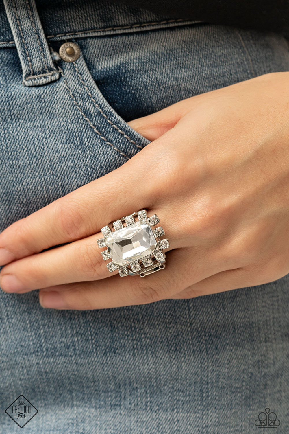 Paparazzi Galactic Glamour - White