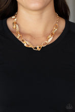 Load image into Gallery viewer, Paparazzi METAL of Honor - Gold
