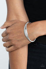 Load image into Gallery viewer, Paparazzi Ancient Accolade - Silver
