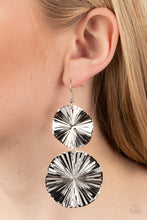 Load image into Gallery viewer, Paparazzi In Your Wildest FAN-tasy - Silver
