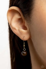 Load image into Gallery viewer, Paparazzi Right Hand TALISMAN - Brass
